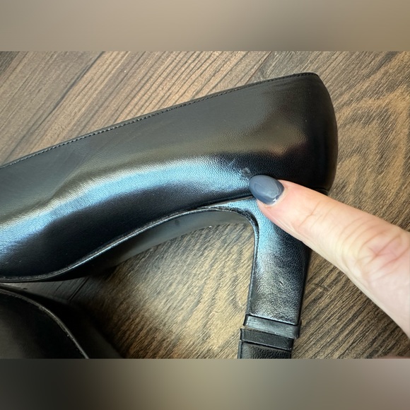 Stuart Weitzman Square Toe Block Heel Pumps w/ Bow (Size 5.5) - Picture 15 of 15